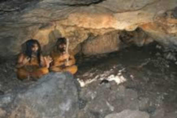 interior de la coveta de l'aigua