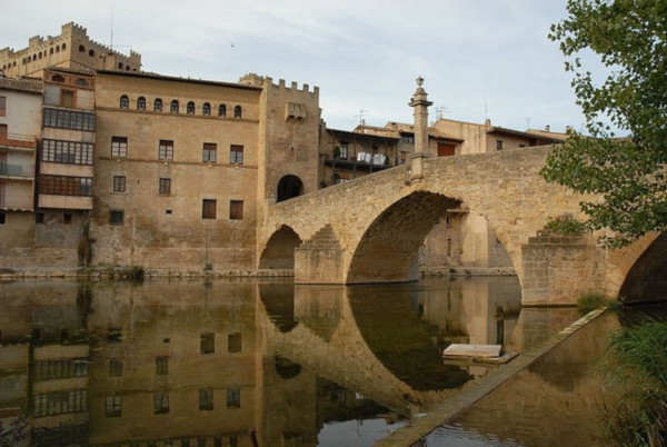 la monumental entrada a valderrobres
